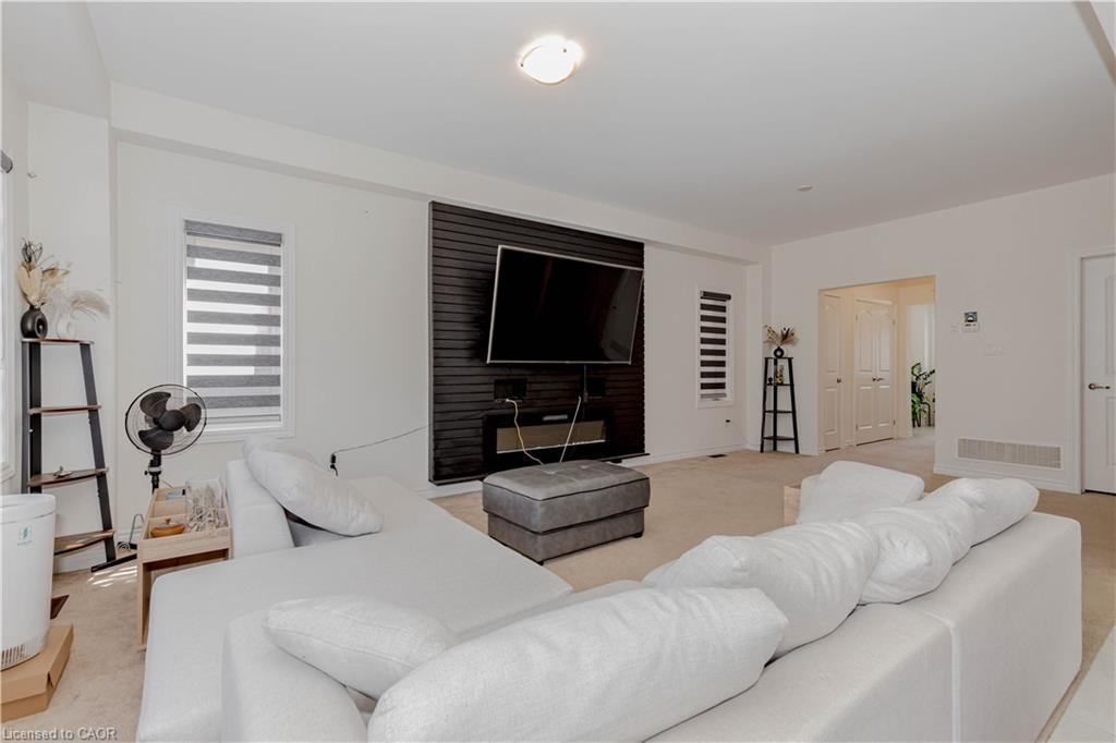 55 Scenic Ridge Gate, Paris, ON - Indoor Photo Showing Living Room