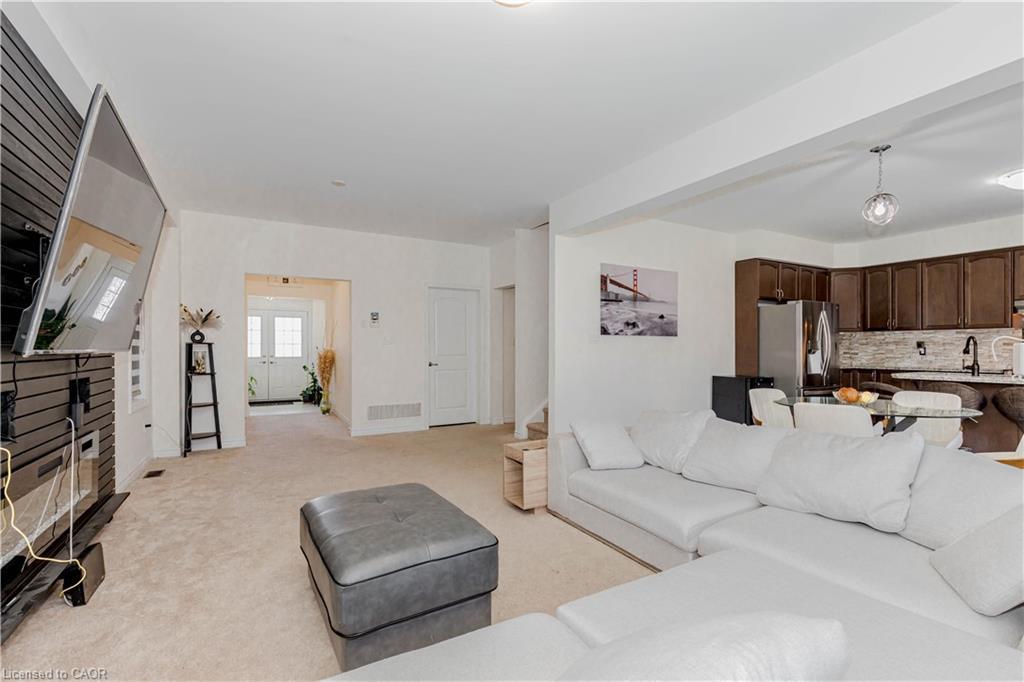 55 Scenic Ridge Gate, Paris, ON - Indoor Photo Showing Living Room