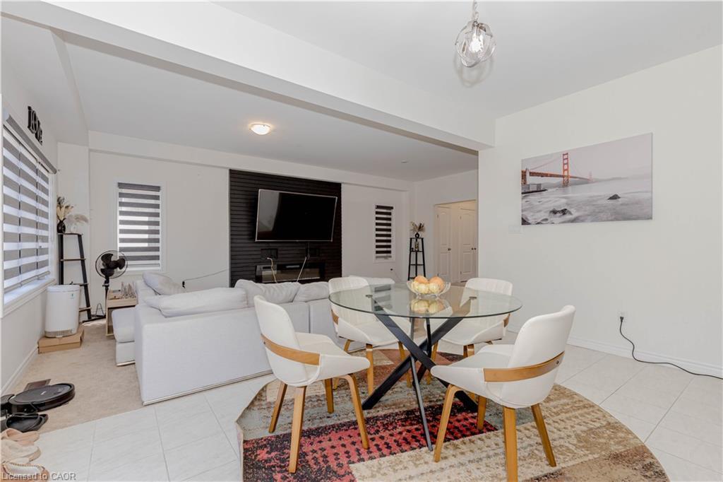 55 Scenic Ridge Gate, Paris, ON - Indoor Photo Showing Dining Room
