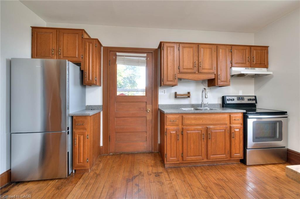 21 Huron Road, Mitchell, ON - Indoor Photo Showing Kitchen