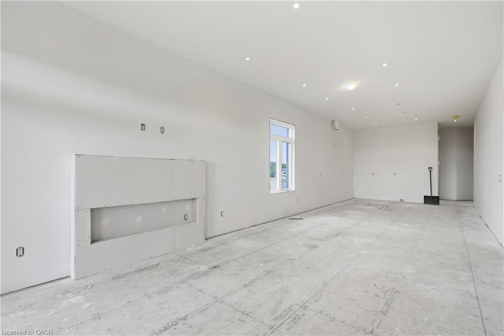 137 Pike Creek Drive, Cayuga, ON - Indoor Photo Showing Other Room