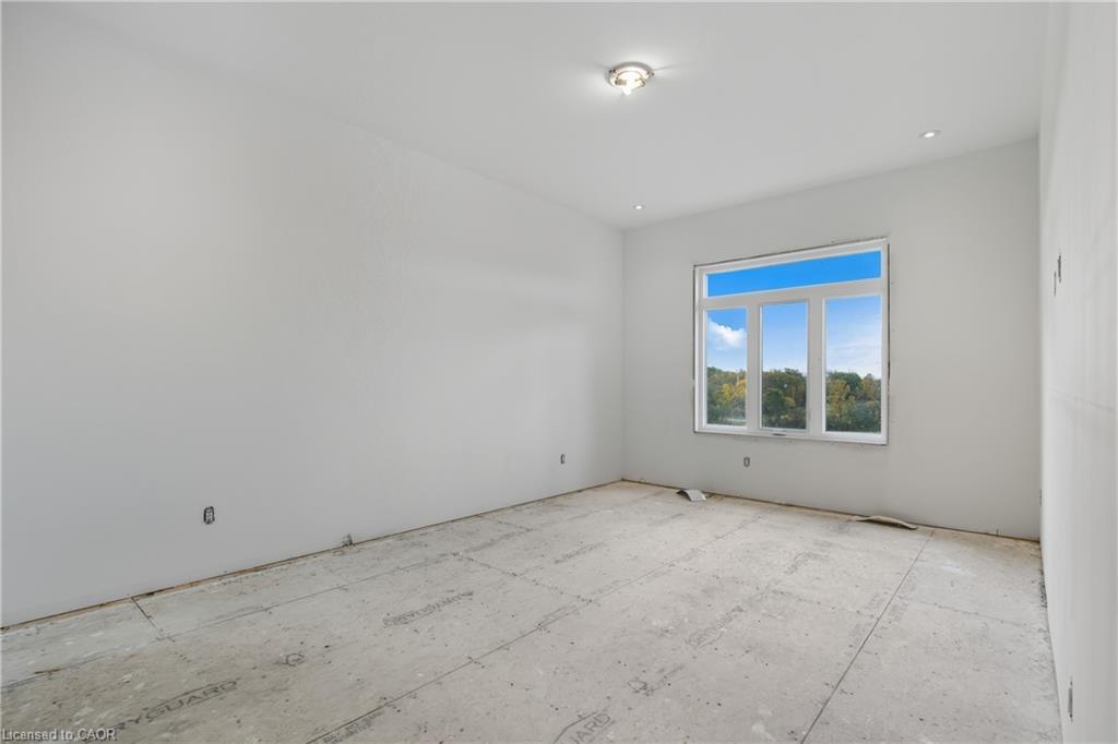 137 Pike Creek Drive, Cayuga, ON - Indoor Photo Showing Other Room