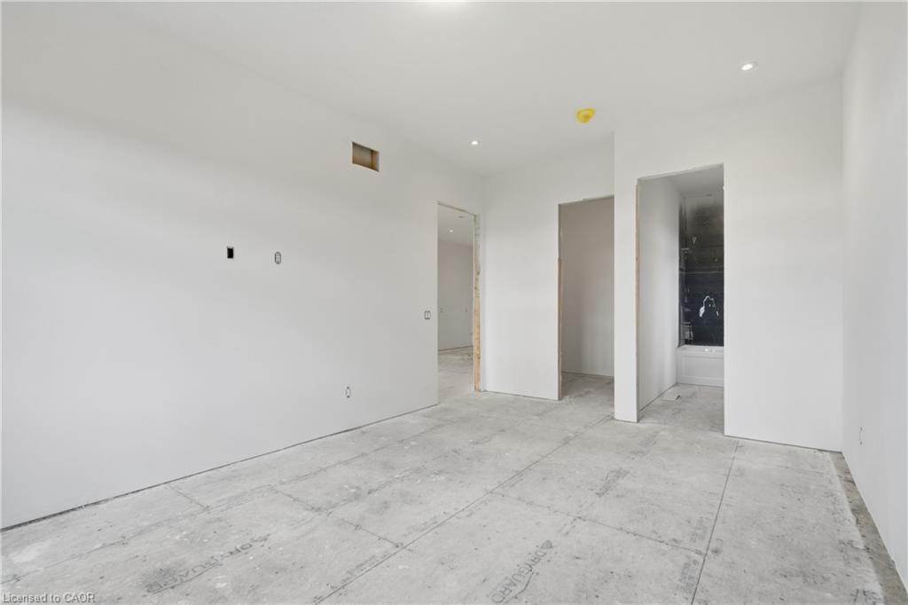 137 Pike Creek Drive, Cayuga, ON - Indoor Photo Showing Other Room