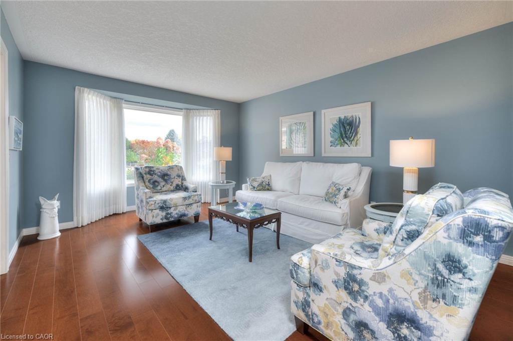 148-7 Maue Court, Baden, ON - Indoor Photo Showing Living Room