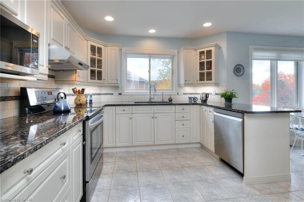 148-7 Maue Court, Baden, ON - Indoor Photo Showing Kitchen With Upgraded Kitchen