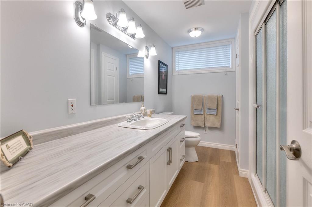 148-7 Maue Court, Baden, ON - Indoor Photo Showing Bathroom