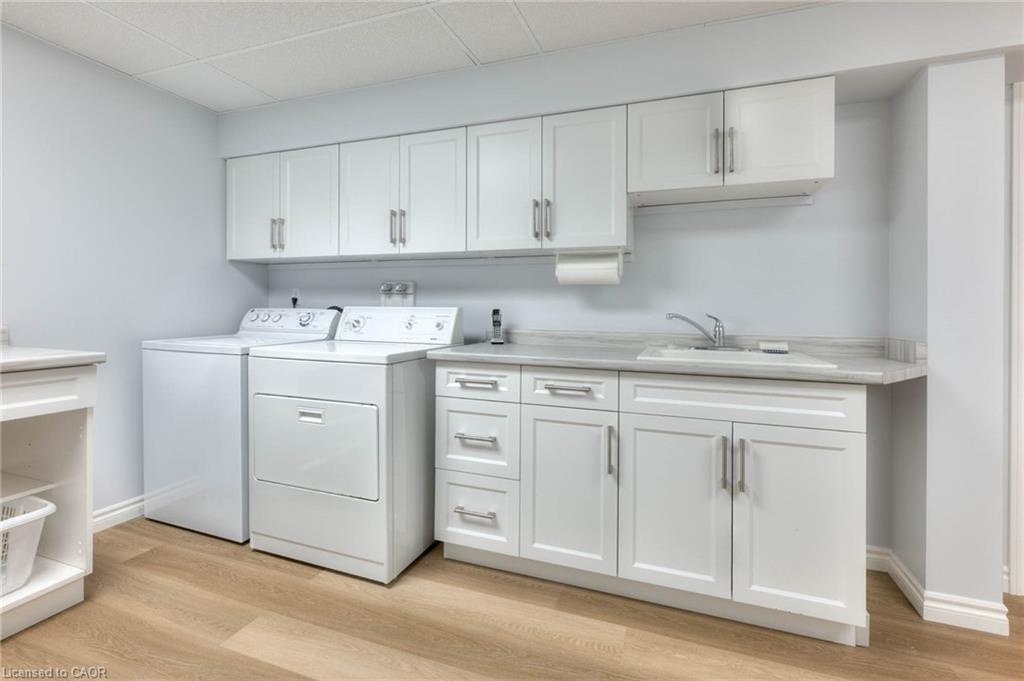 148-7 Maue Court, Baden, ON - Indoor Photo Showing Laundry Room