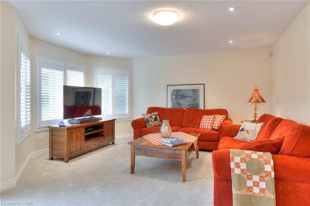 148-7 Maue Court, Baden, ON - Indoor Photo Showing Living Room