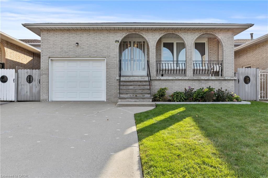 48 Village Drive, Hamilton, ON - Outdoor With Deck Patio Veranda