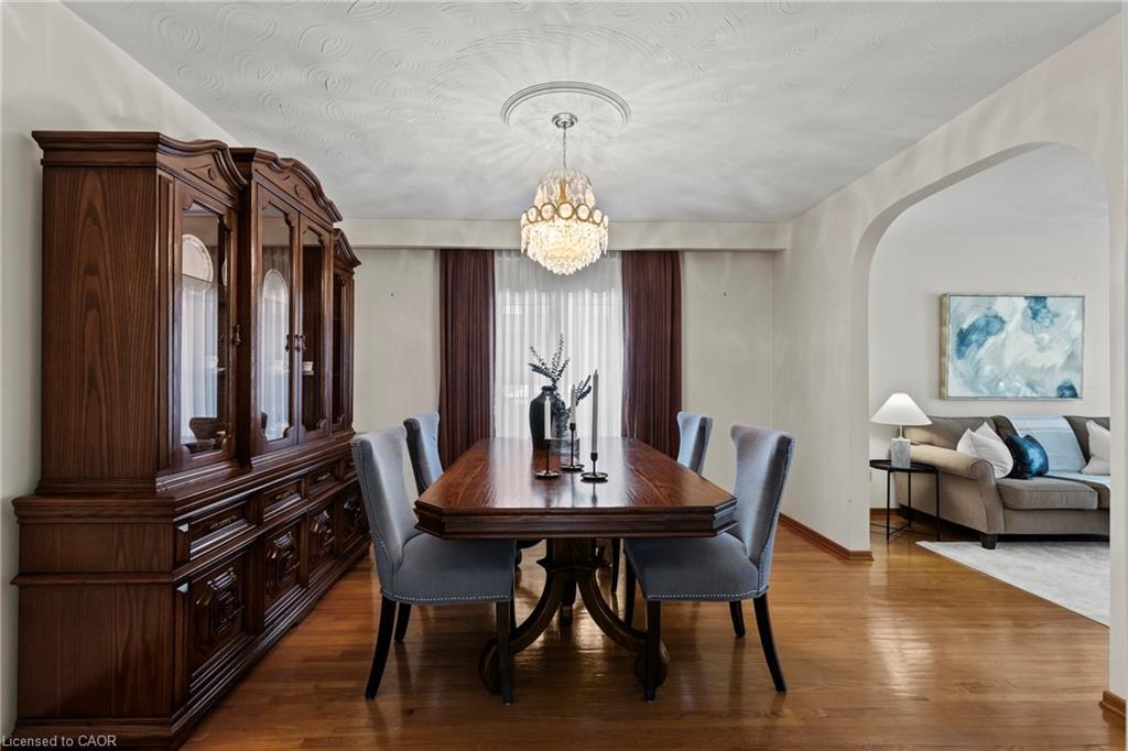 48 Village Drive, Hamilton, ON - Indoor Photo Showing Other Room