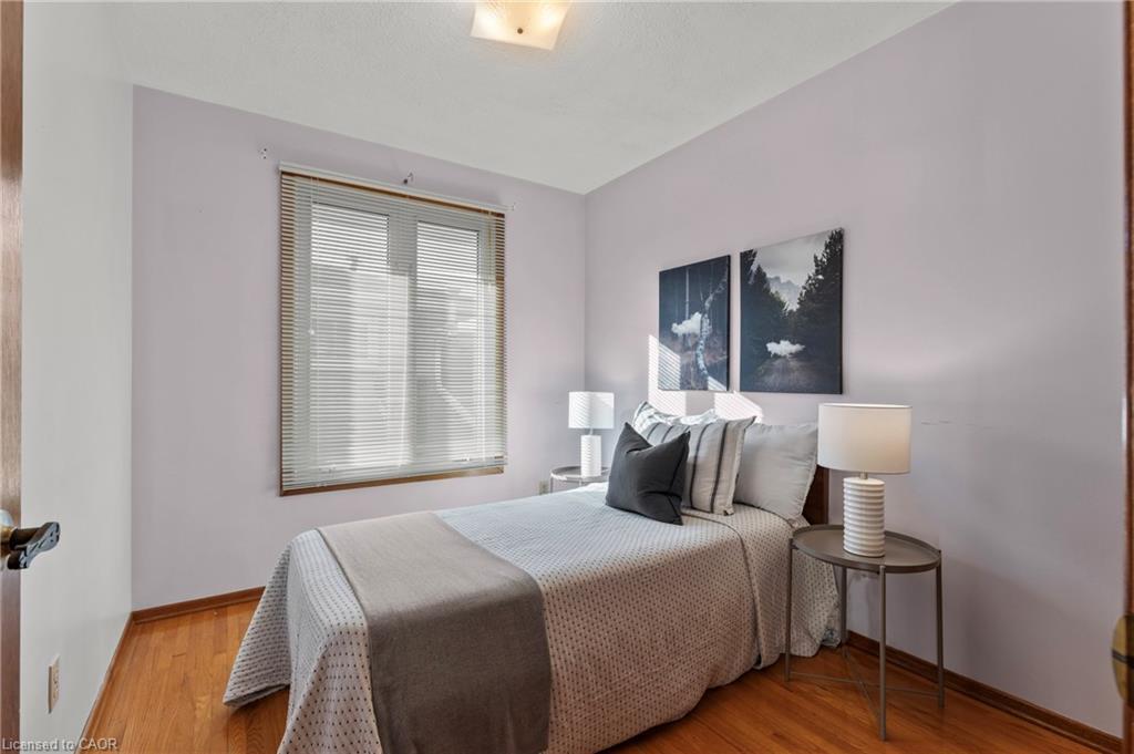 48 Village Drive, Hamilton, ON - Indoor Photo Showing Bedroom