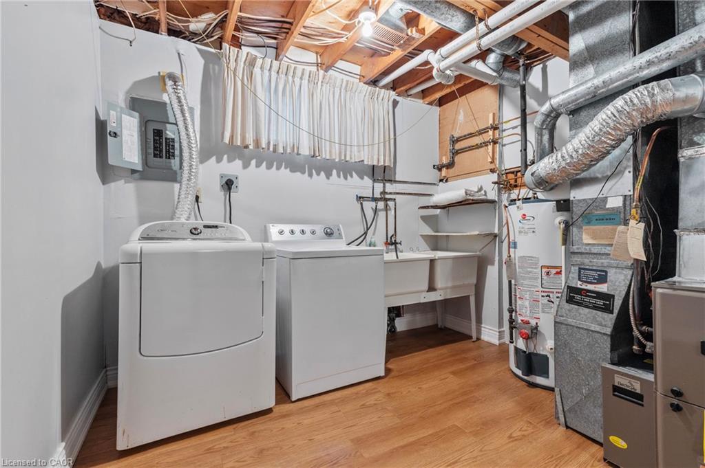 48 Village Drive, Hamilton, ON - Indoor Photo Showing Laundry Room