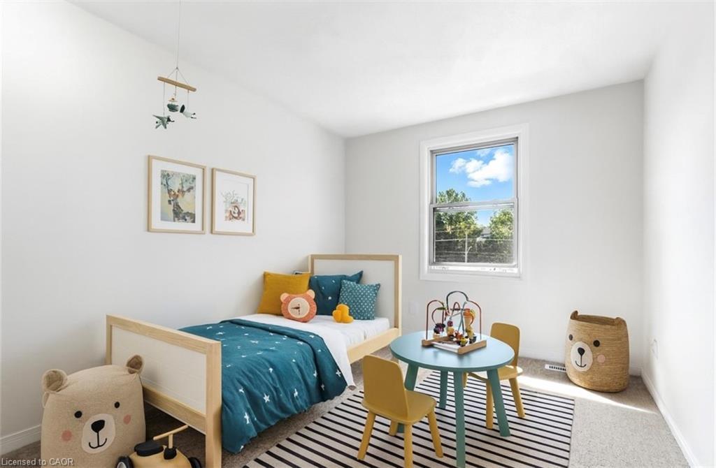 29-11 Grand River Boulevard, Kitchener, ON - Indoor Photo Showing Bedroom