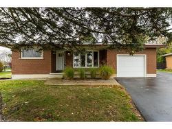 14 Orchard Crescent Waterford, ON N0E 1Y0