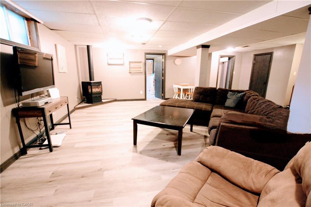 250 Boulton Street, Palmerston, ON - Indoor