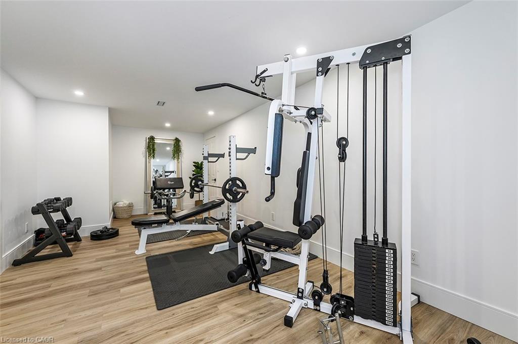 2560 2 Side Road, Burlington, ON - Indoor Photo Showing Gym Room