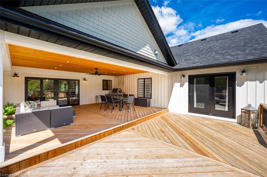 2560 2 Side Road, Burlington, ON - Outdoor With Exterior