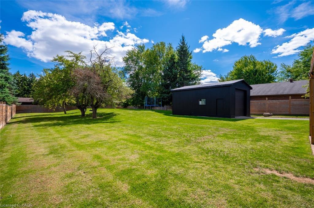 2560 2 Side Road, Burlington, ON - Outdoor With Backyard