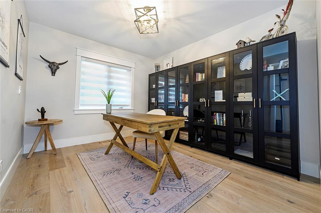 2560 2 Side Road, Burlington, ON - Indoor