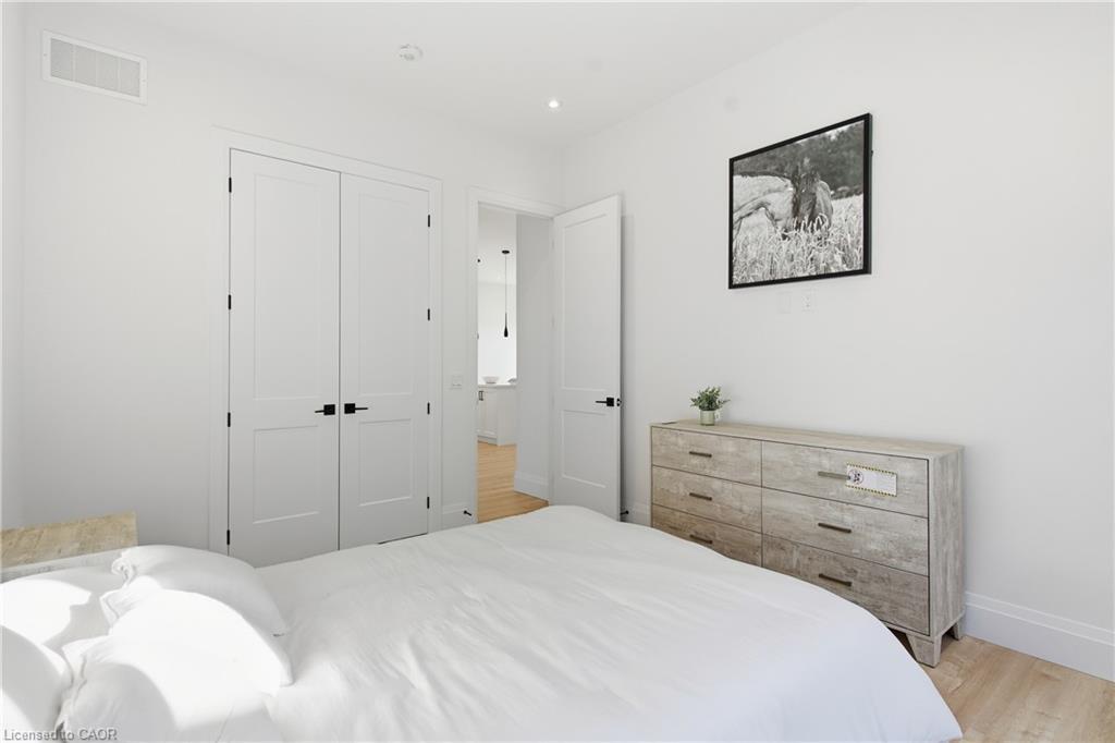 174 Pike Creek Drive, Cayuga, ON - Indoor Photo Showing Bedroom