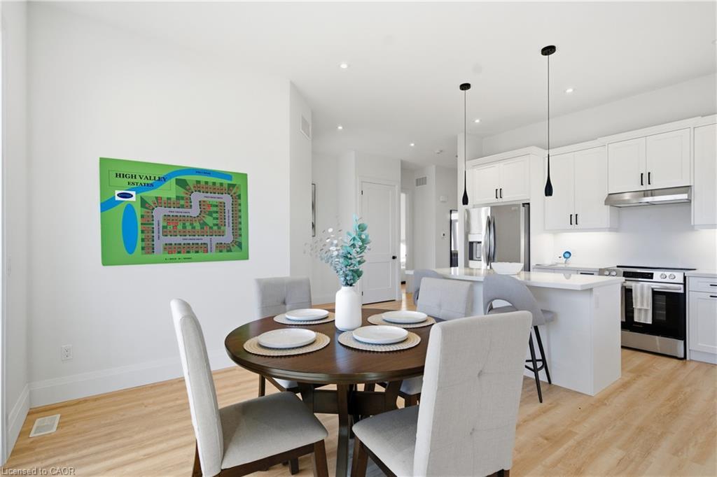 174 Pike Creek Drive, Cayuga, ON - Indoor Photo Showing Dining Room