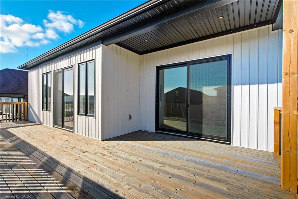 174 Pike Creek Drive, Cayuga, ON - Outdoor With Deck Patio Veranda With Exterior