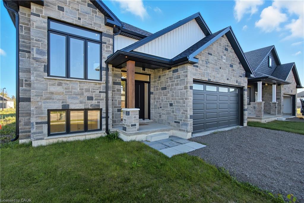 174 Pike Creek Drive, Cayuga, ON - Outdoor With Facade