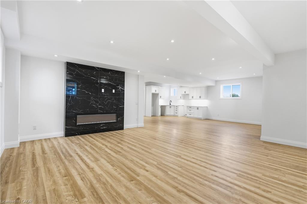 174 Pike Creek Drive, Cayuga, ON - Indoor Photo Showing Other Room