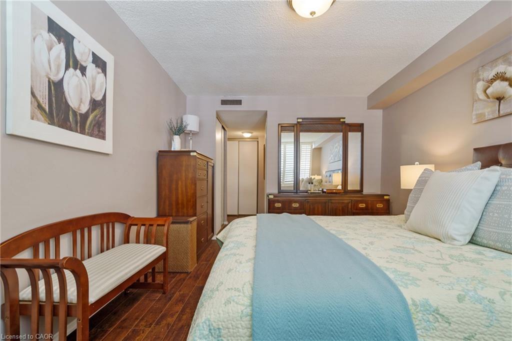 403-120 Duke Street, Hamilton, ON - Indoor Photo Showing Bedroom