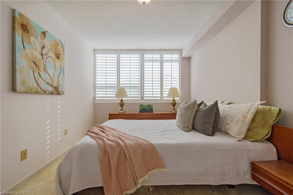 403-120 Duke Street, Hamilton, ON - Indoor Photo Showing Bedroom