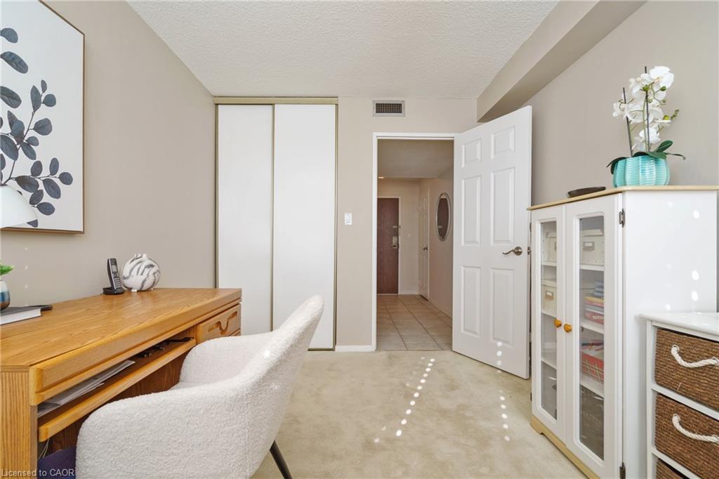 403-120 Duke Street, Hamilton, ON - Indoor