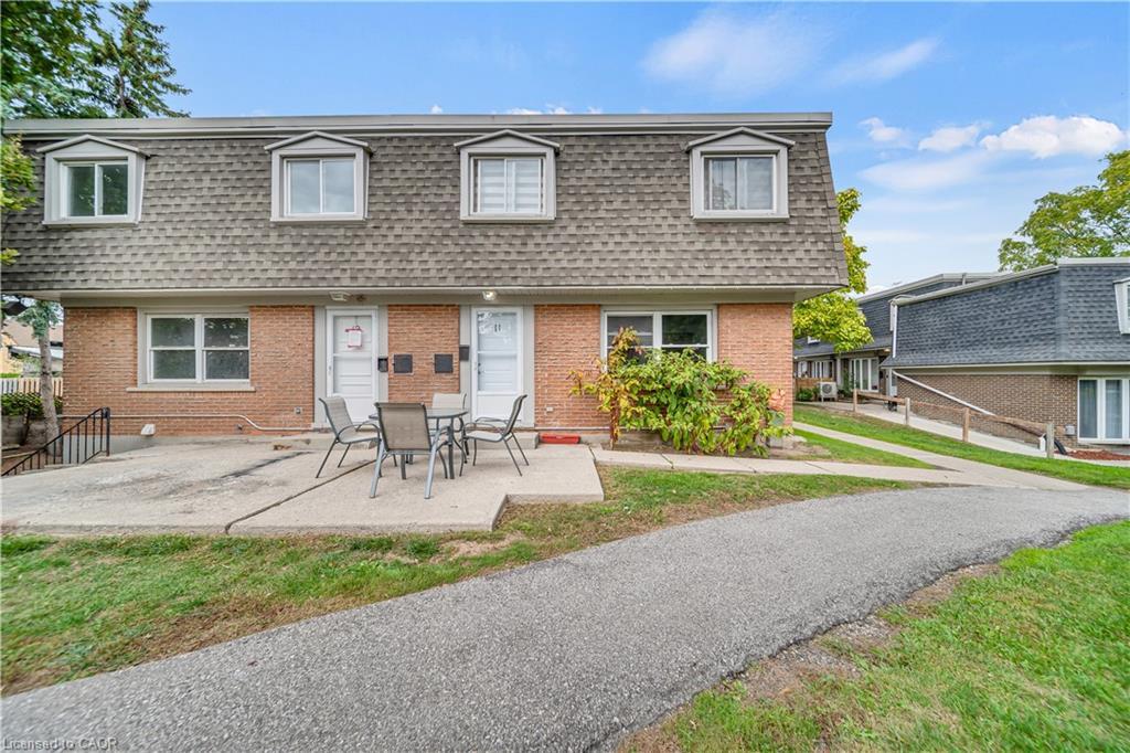 11-78 Borden Parkway, Kitchener, ON - Outdoor