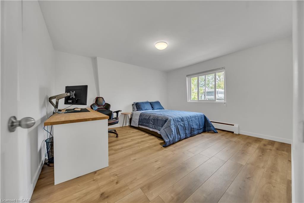 11-78 Borden Parkway, Kitchener, ON - Indoor Photo Showing Bedroom