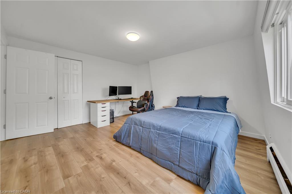11-78 Borden Parkway, Kitchener, ON - Indoor Photo Showing Bedroom