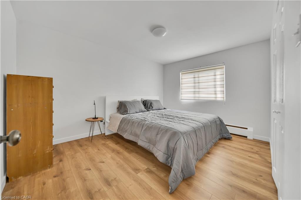11-78 Borden Parkway, Kitchener, ON - Indoor Photo Showing Bedroom