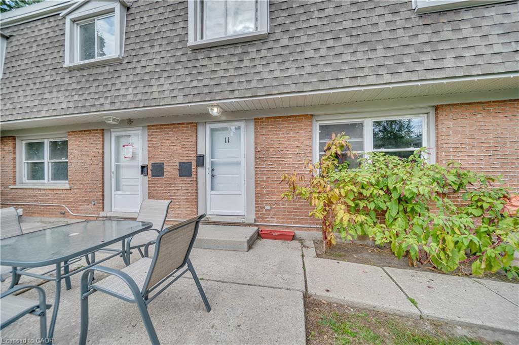 11-78 Borden Parkway, Kitchener, ON - Outdoor