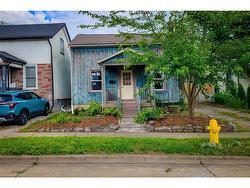 16 Welland Street S Thorold, ON L2V 2B4