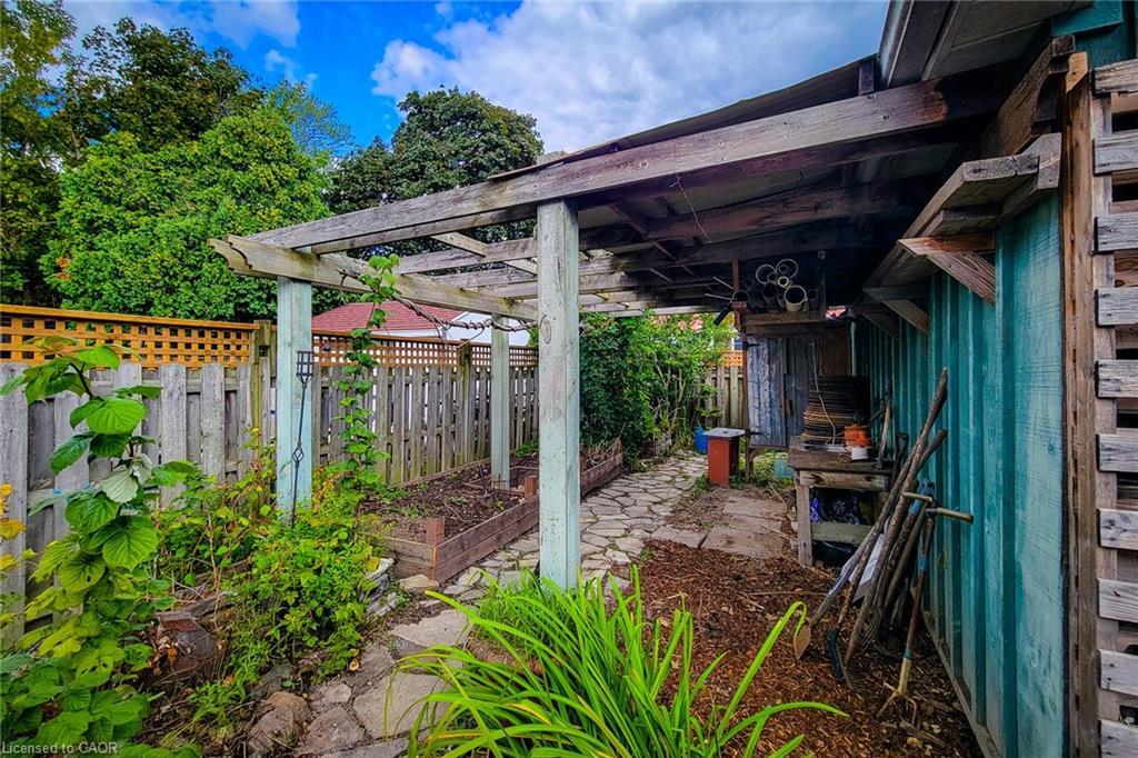 16 Welland Street S, Thorold, ON - Outdoor