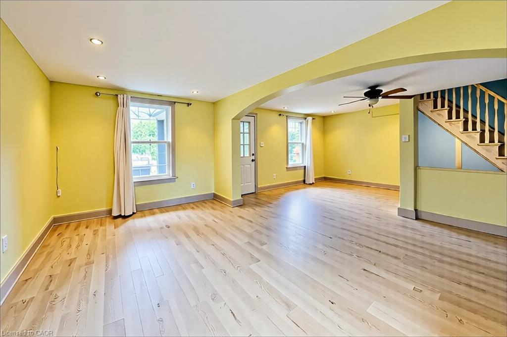 16 Welland Street S, Thorold, ON - Indoor Photo Showing Other Room