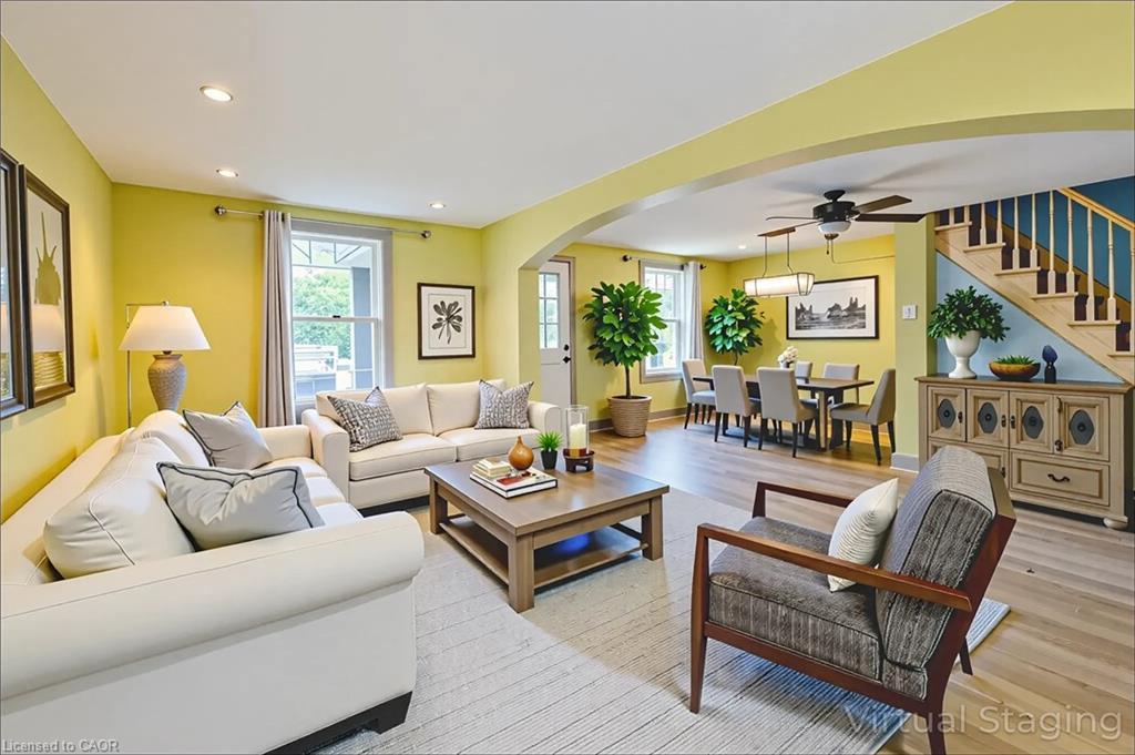 16 Welland Street S, Thorold, ON - Indoor Photo Showing Living Room