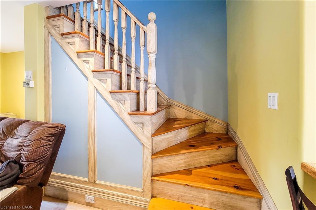 16 Welland Street S, Thorold, ON - Indoor Photo Showing Other Room