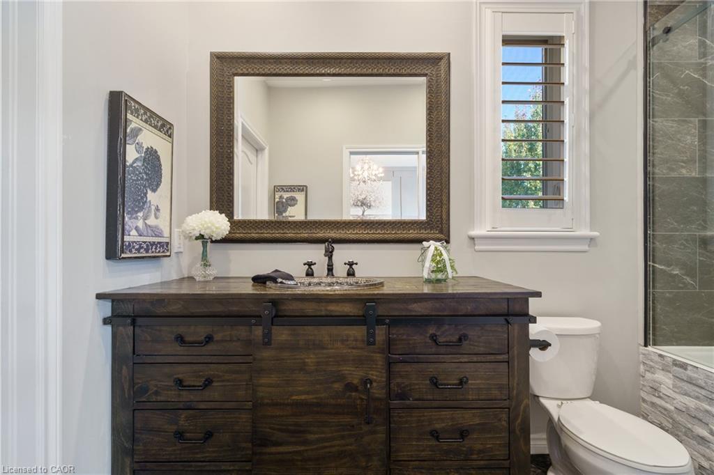 21 Shade Forest Trail, Hamilton, ON - Indoor Photo Showing Bathroom