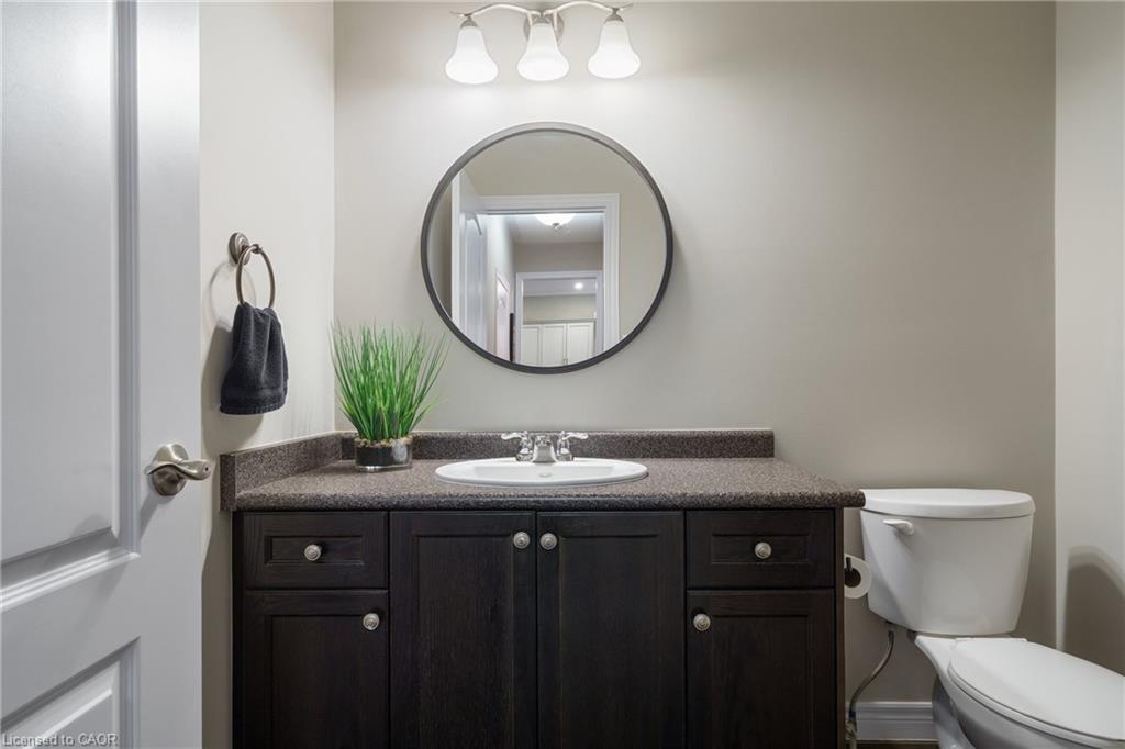 21 Shade Forest Trail, Hamilton, ON - Indoor Photo Showing Bathroom