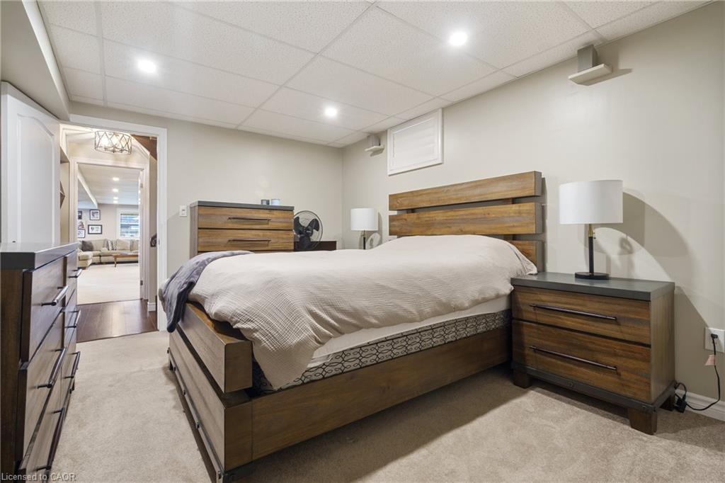 21 Shade Forest Trail, Hamilton, ON - Indoor Photo Showing Bedroom