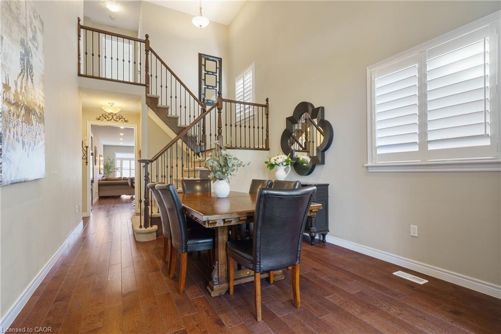 21 Shade Forest Trail, Hamilton, ON - Indoor Photo Showing Dining Room