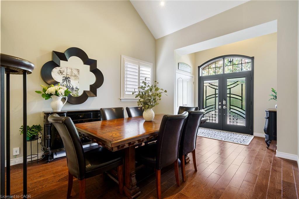 21 Shade Forest Trail, Hamilton, ON - Indoor Photo Showing Dining Room