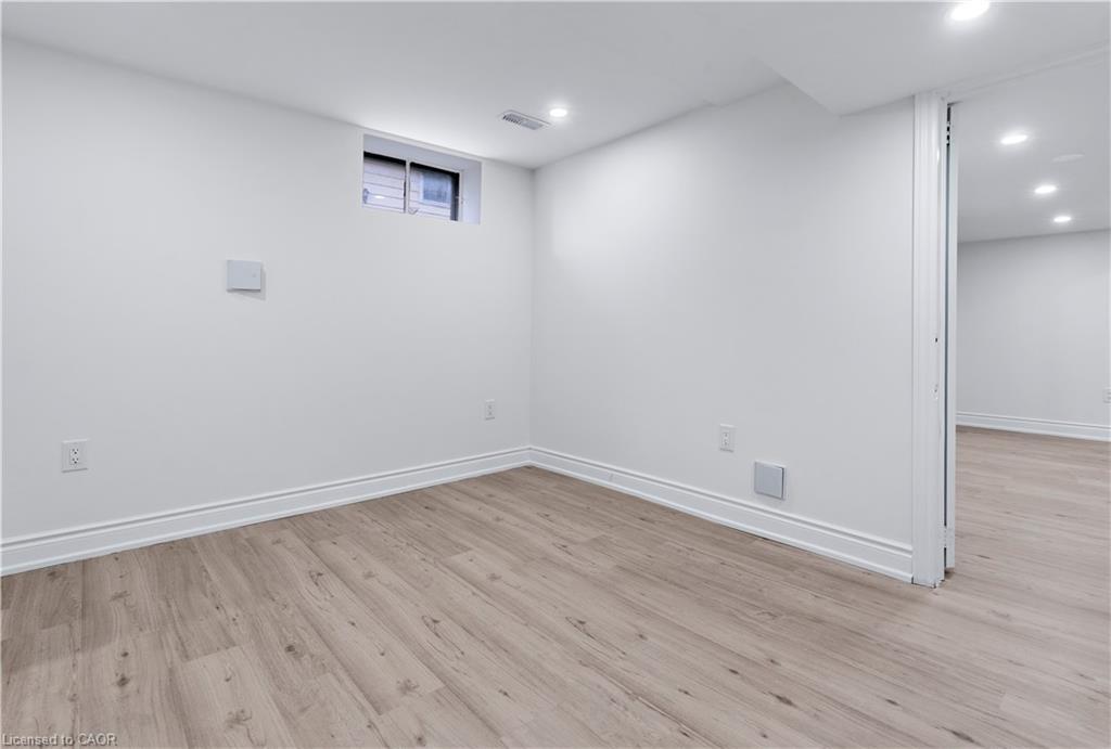 210 Mackan Street, Thorold, ON - Indoor Photo Showing Other Room