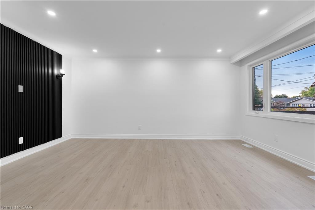 210 Mackan Street, Thorold, ON - Indoor Photo Showing Other Room