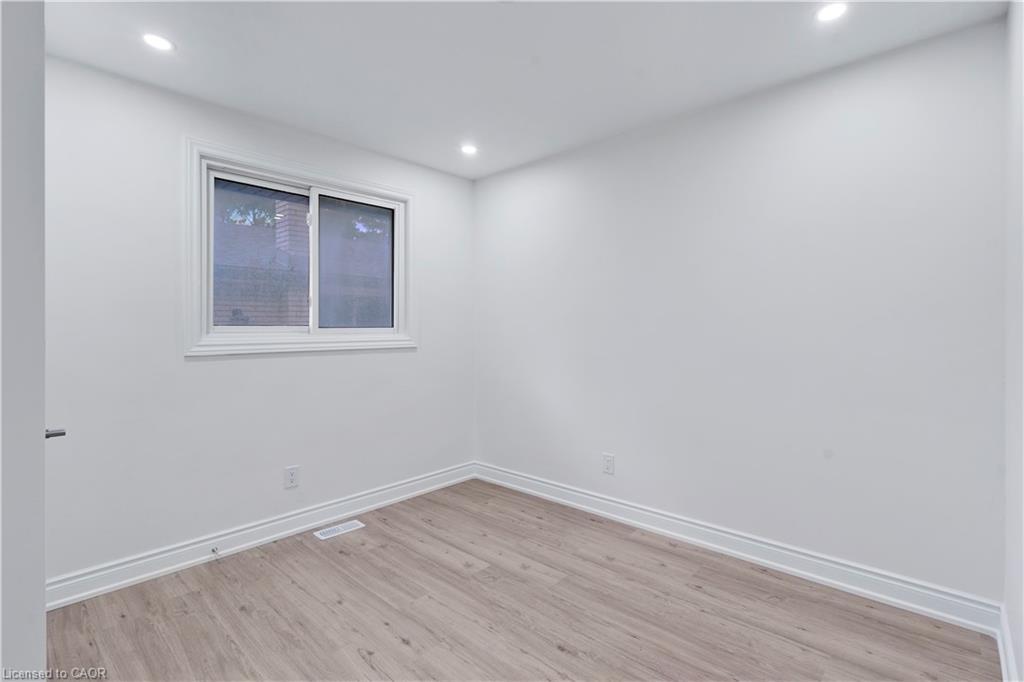 210 Mackan Street, Thorold, ON - Indoor Photo Showing Other Room