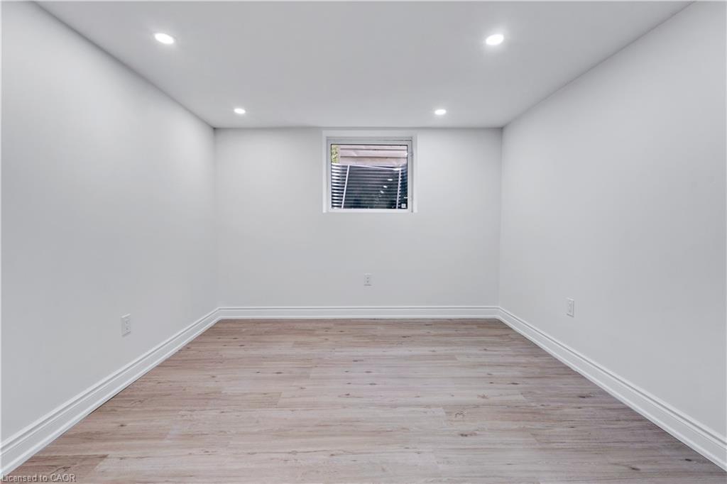 210 Mackan Street, Thorold, ON - Indoor Photo Showing Other Room